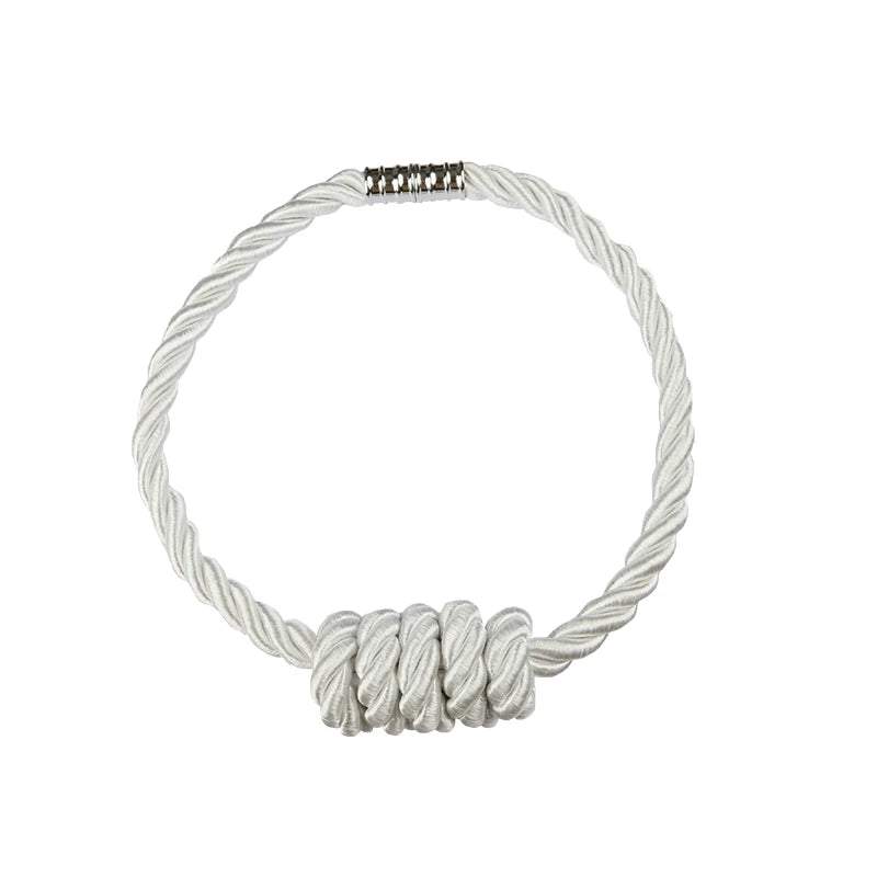 Collier en corde blanche