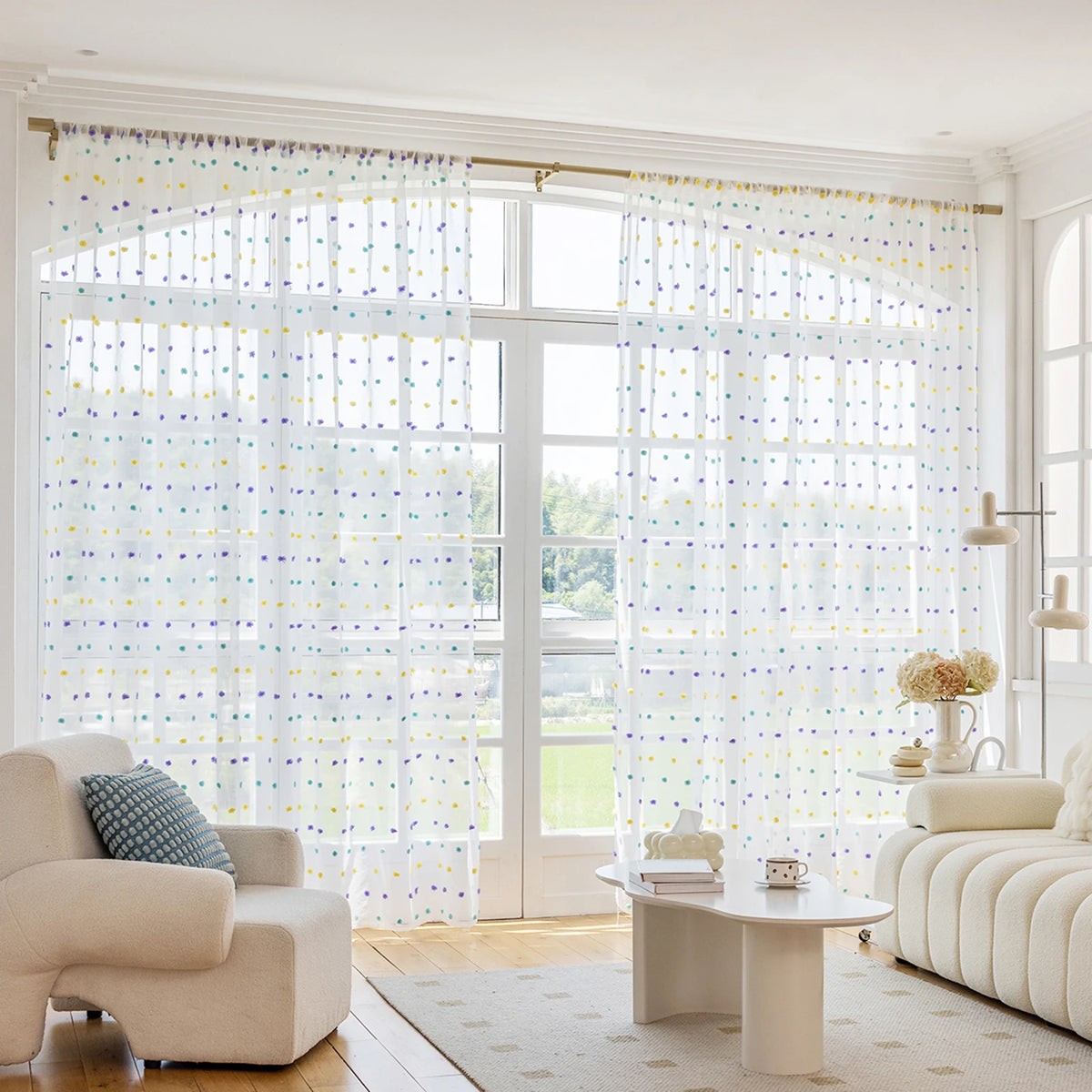 Voilage blanc à pompons colorés, 1 panneau 132 x 274 cm, embrasse offerte