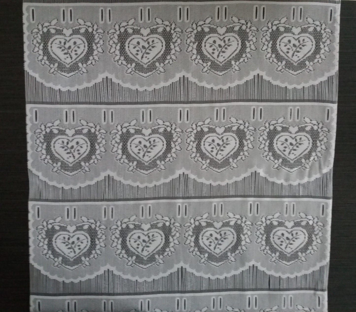 Rideau modulable blanc 45 cm de largeur motif Coeur floral
