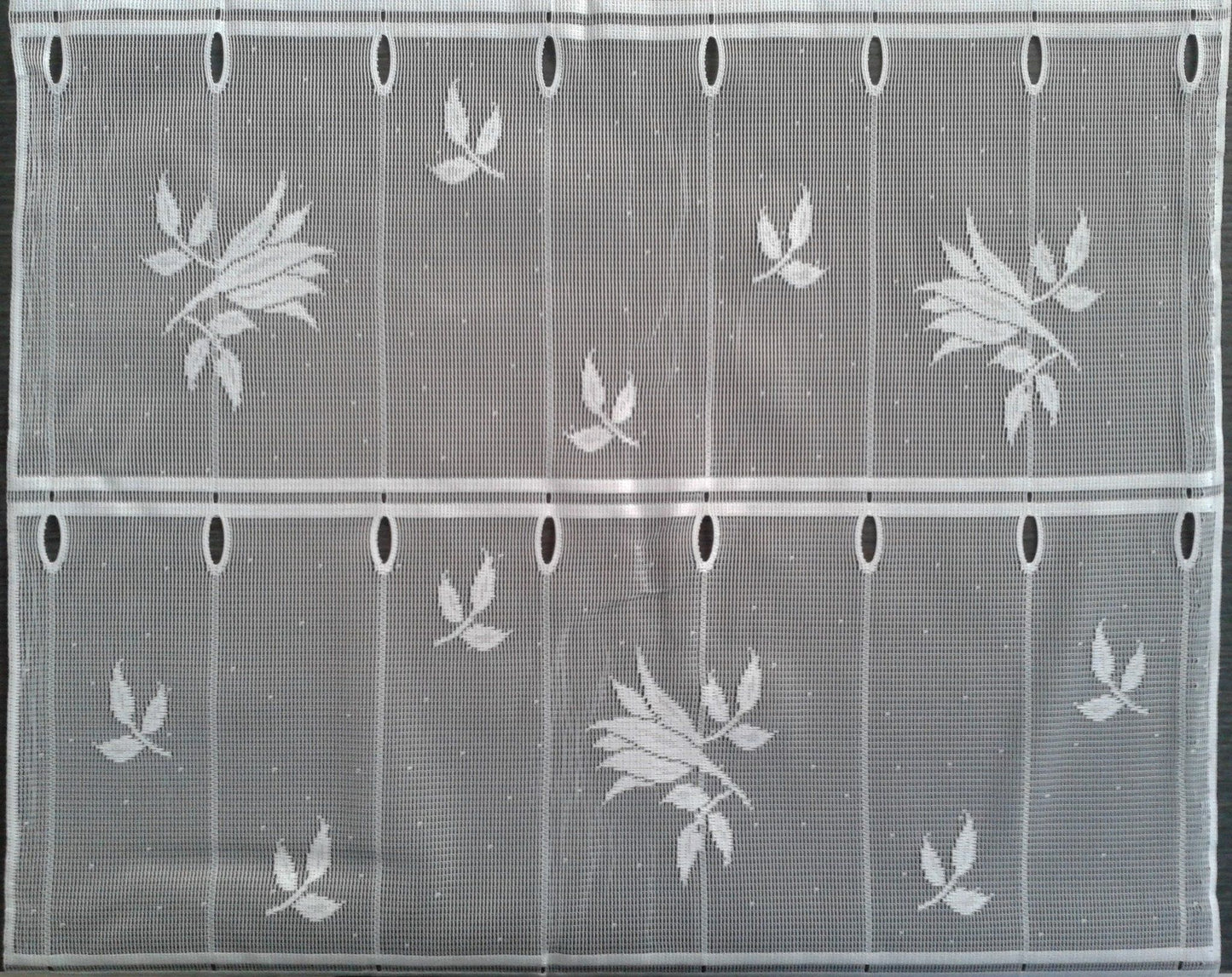 Rideau brise-bise blanc motif Lys (Zoom)