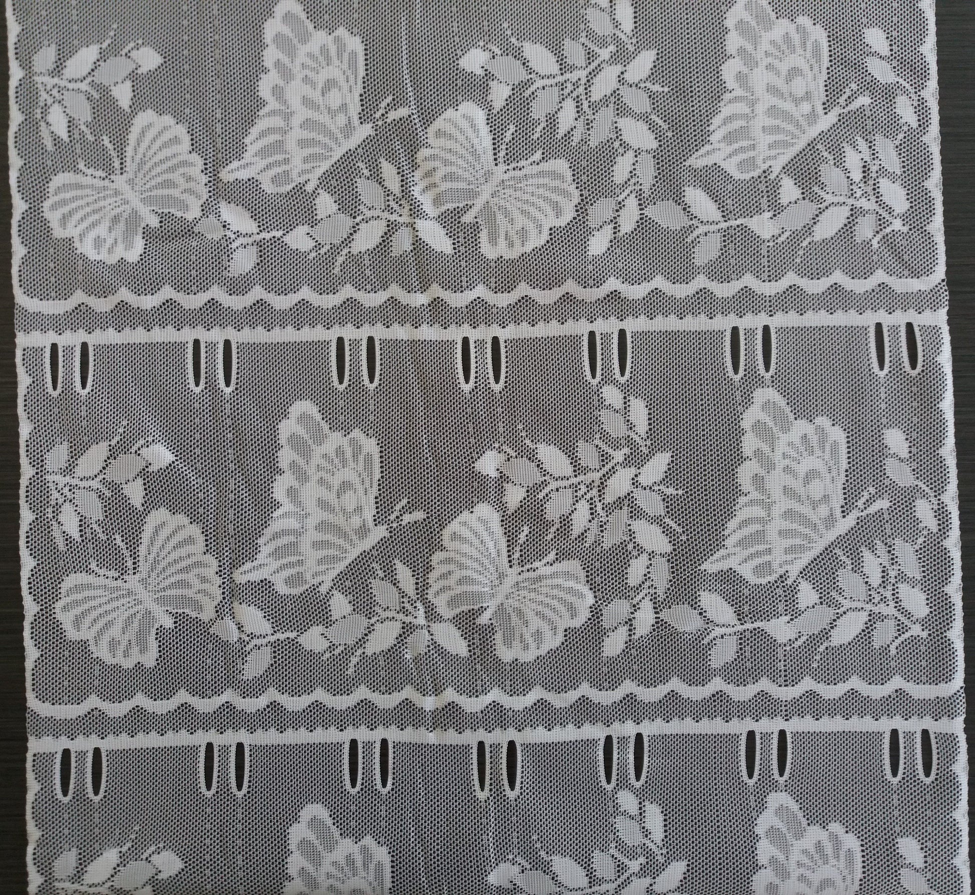 Rideau brise-bise blanc motif Papillone (Zoom)