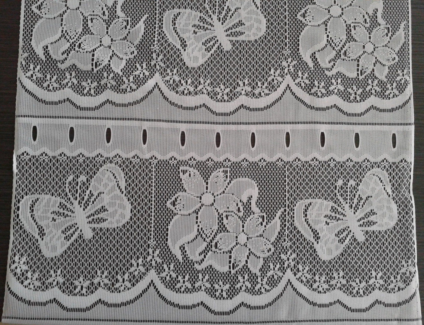 Rideau brise-bise blanc motif Papillons (Zoom)