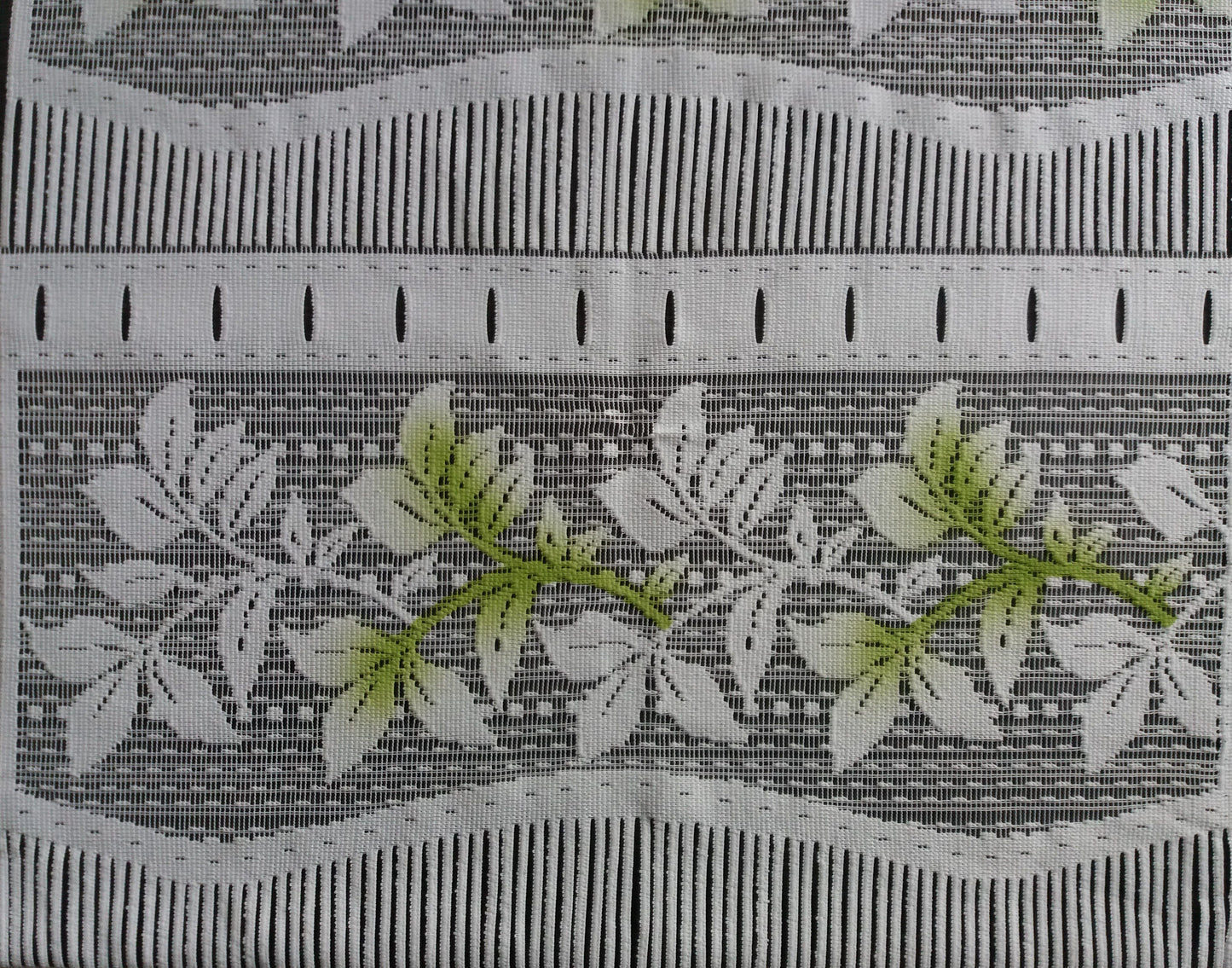 Rideau brise-bise coloré motif Feuillage (zoom)