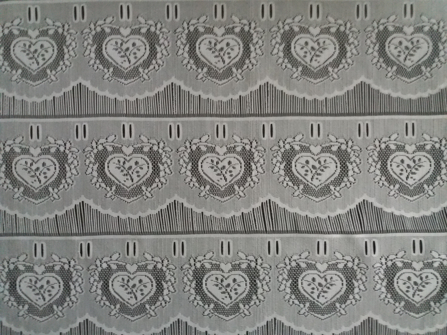 Rideau modulable blanc 60 cm de largeur motif Coeur floral