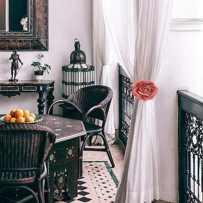 "Rose artificiali con clip creative in metallo