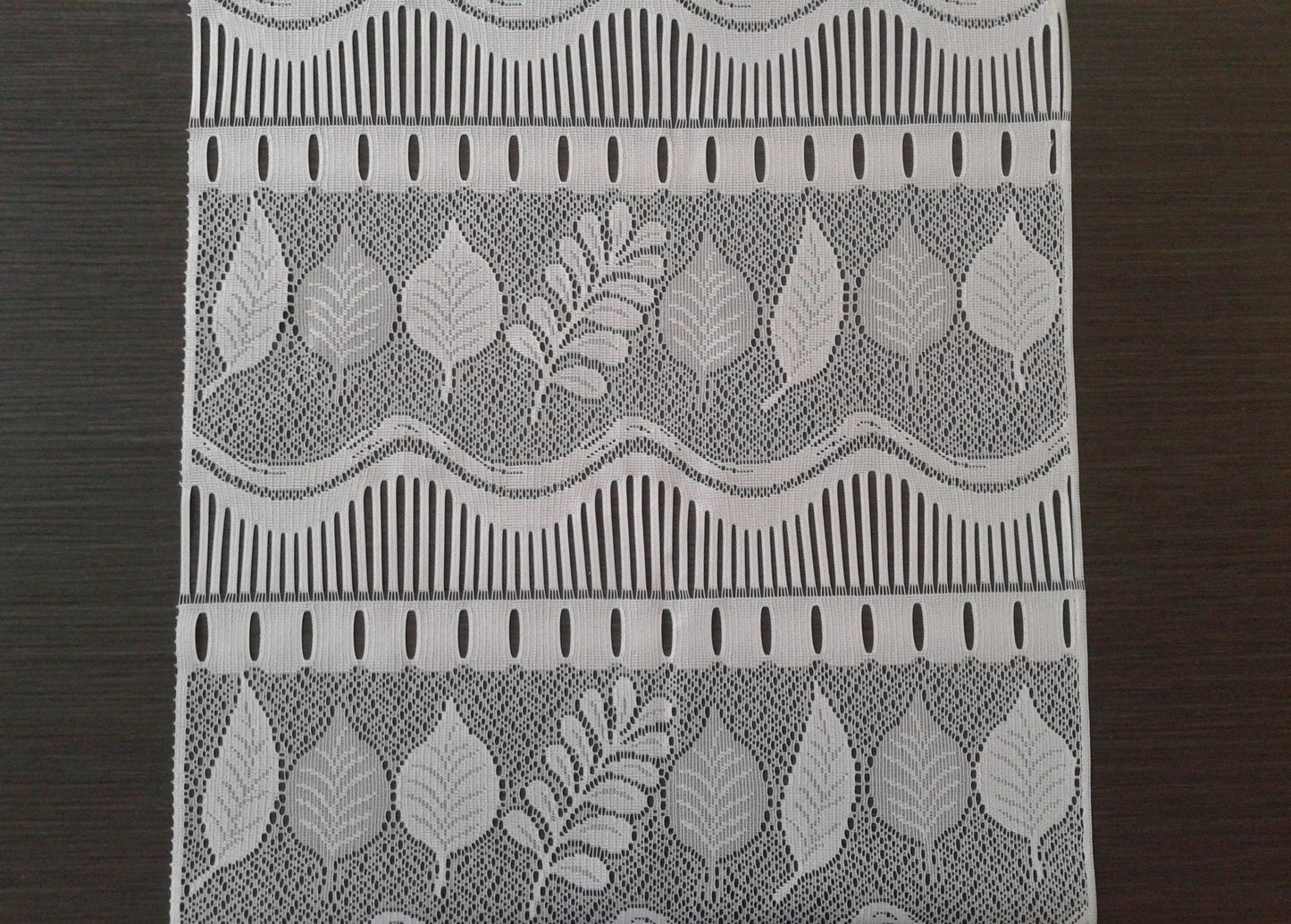 Tenda schermata bianca con motivo a foglie