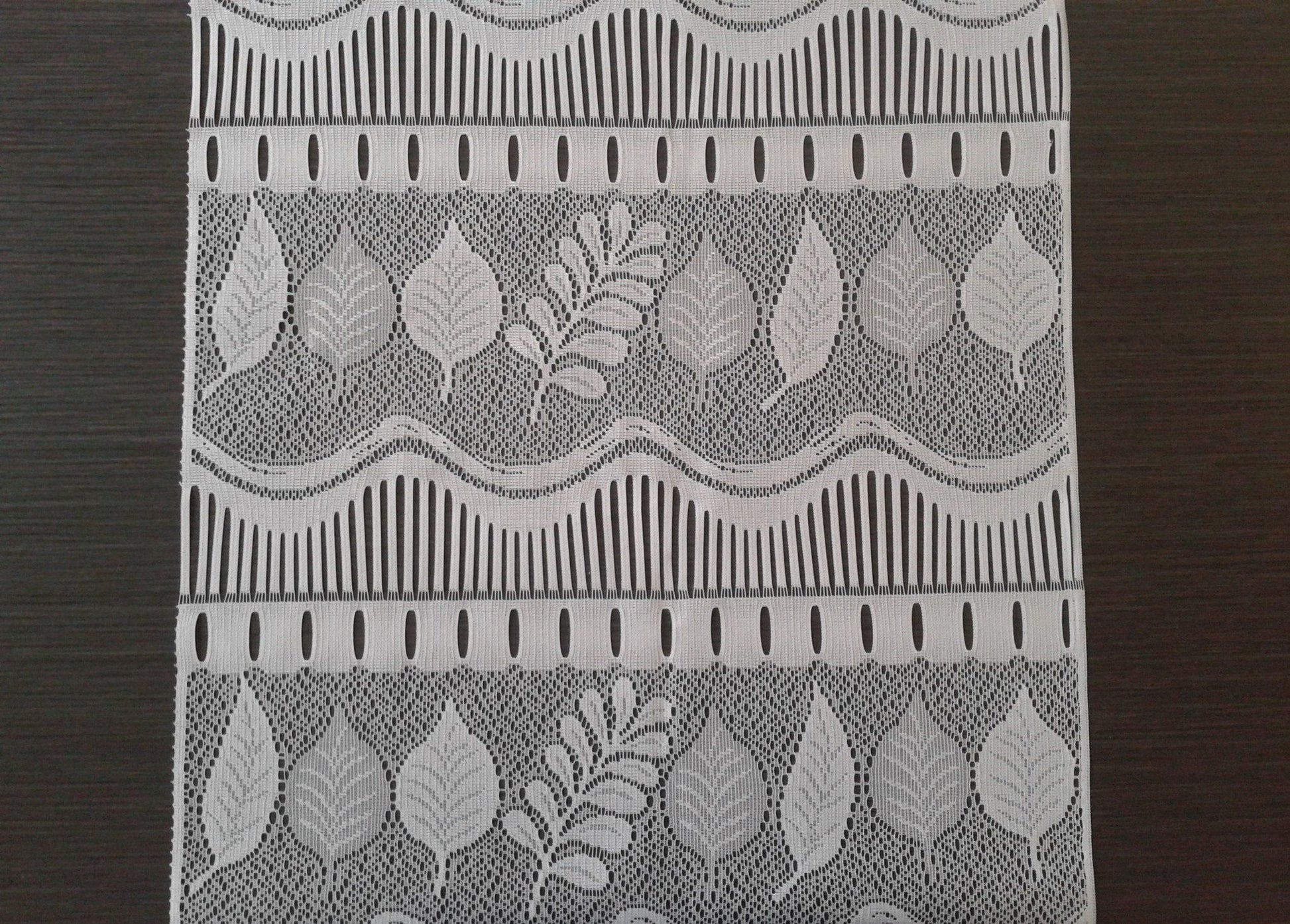 Tenda schermata bianca con motivo a foglie