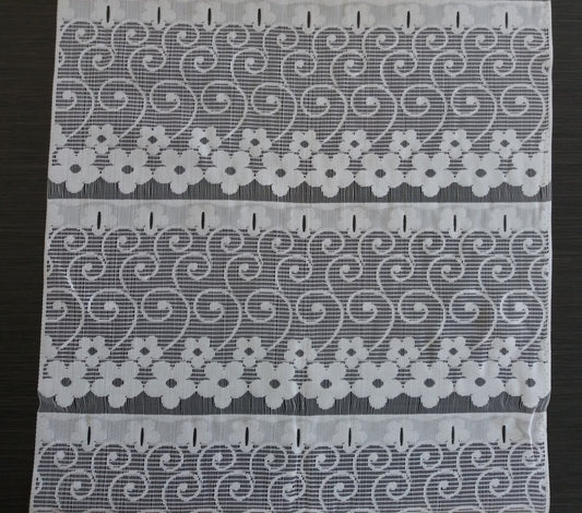 Tenda bianca a motivi floreali