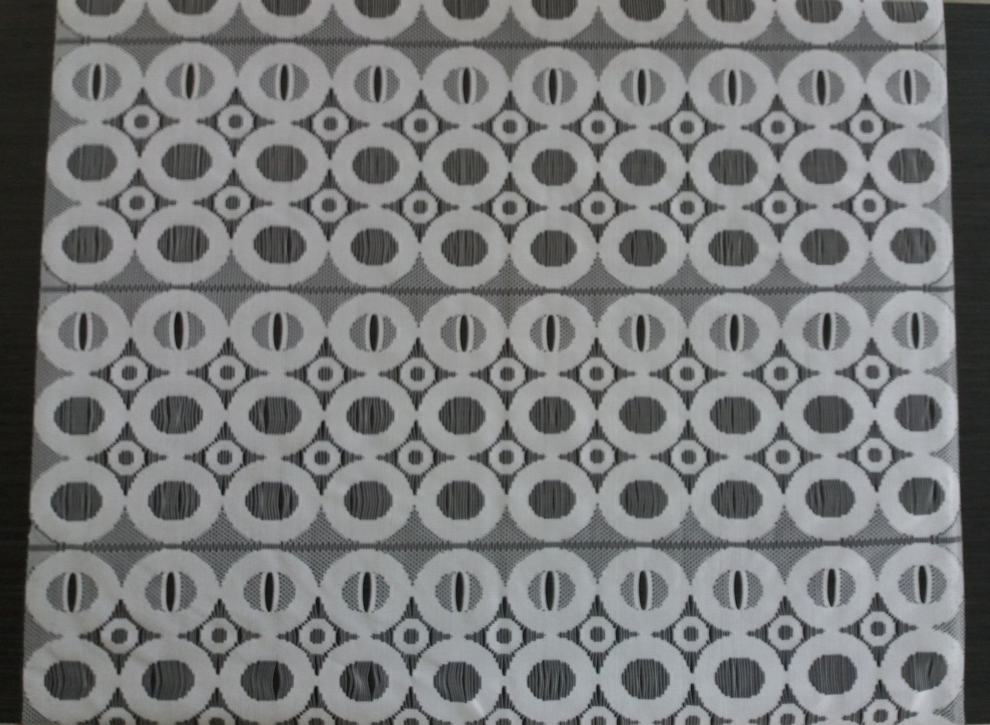 Tenda privacy con motivo a cerchi bianchi