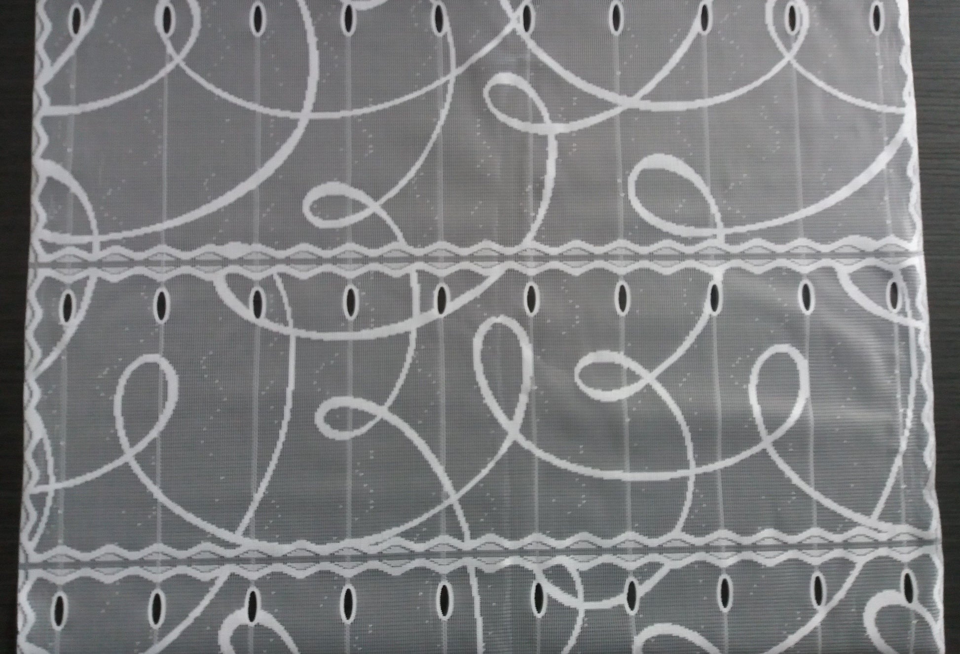 Tenda bianca con motivo Courbe