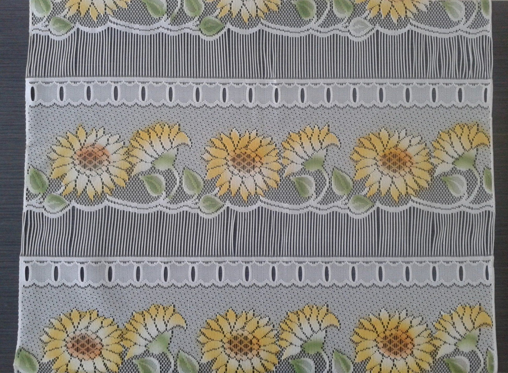 Tenda privacy colorata con motivo a girasole