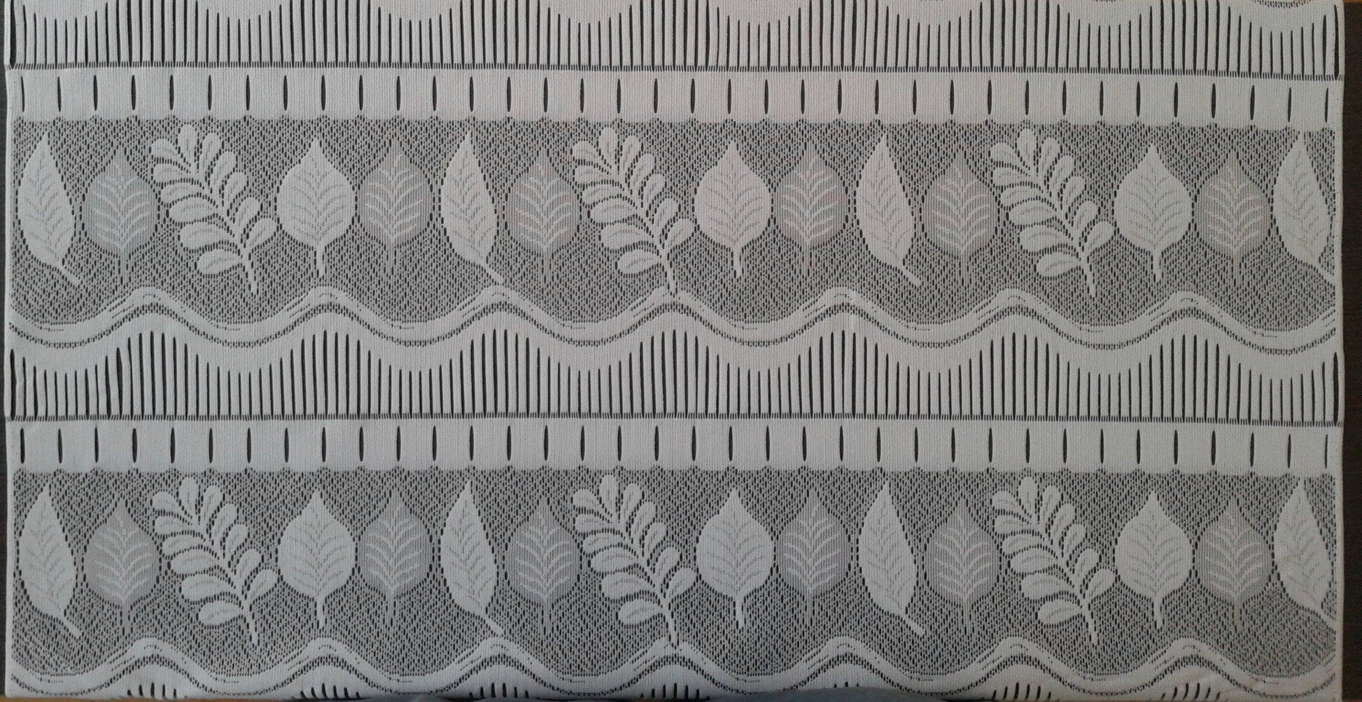 Tenda velata bianca con motivo a foglie