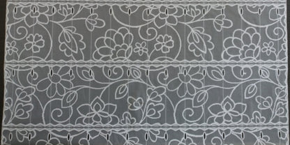 Tenda velata bianca con motivo giardino