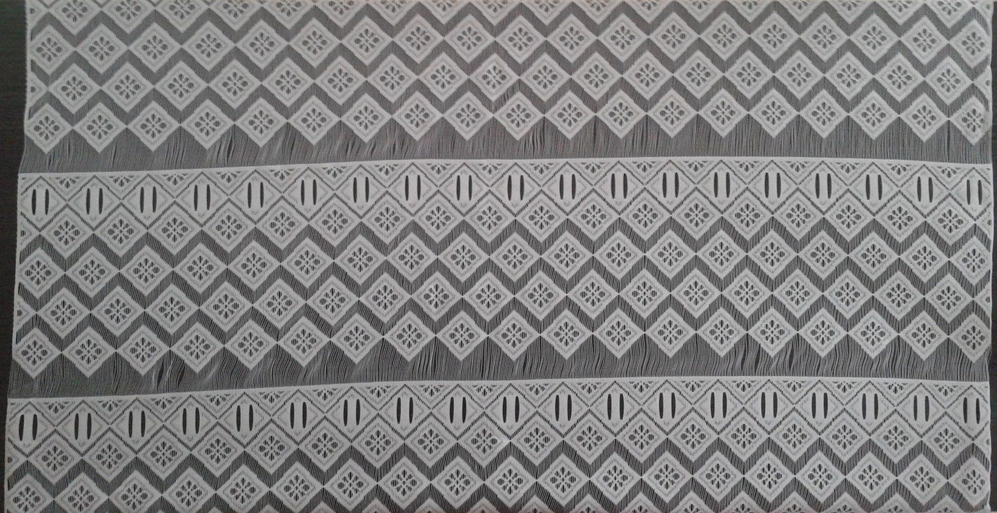 Tenda velata bianca con motivo Linae