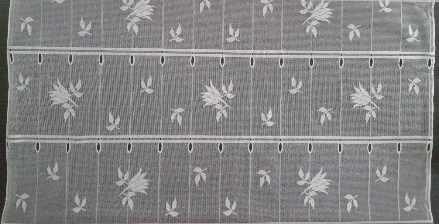 Tenda velata bianca con motivo a giglio